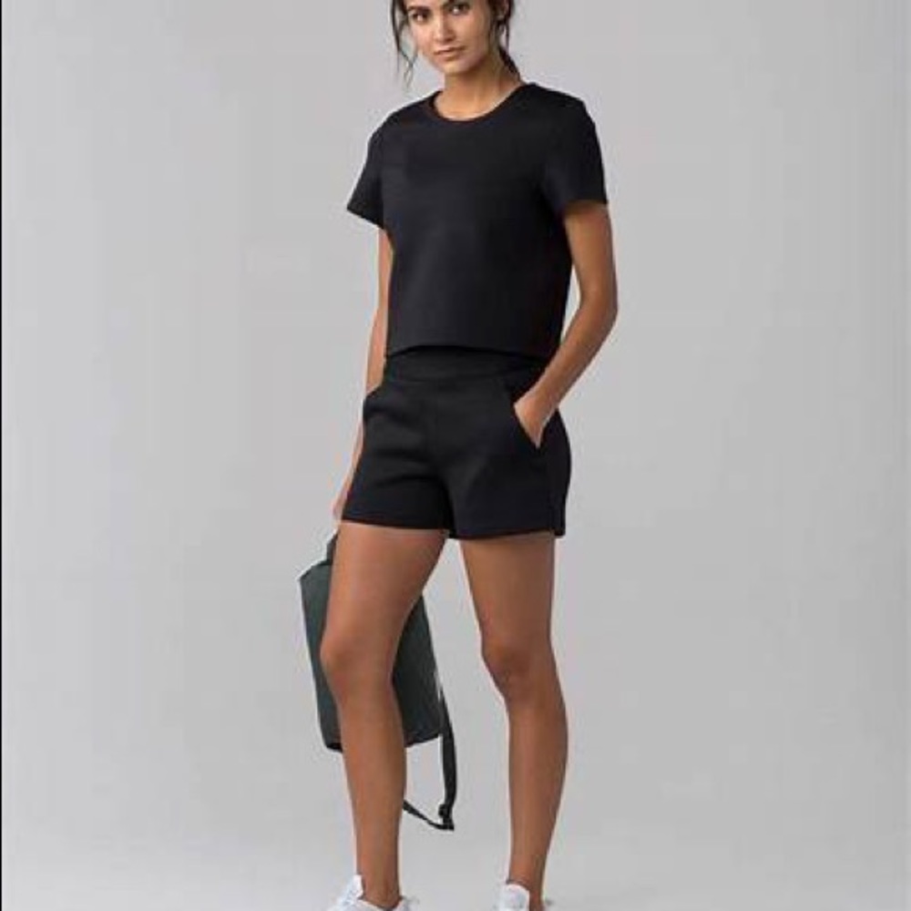 Lululemon Shaped SS crop.  Size 8